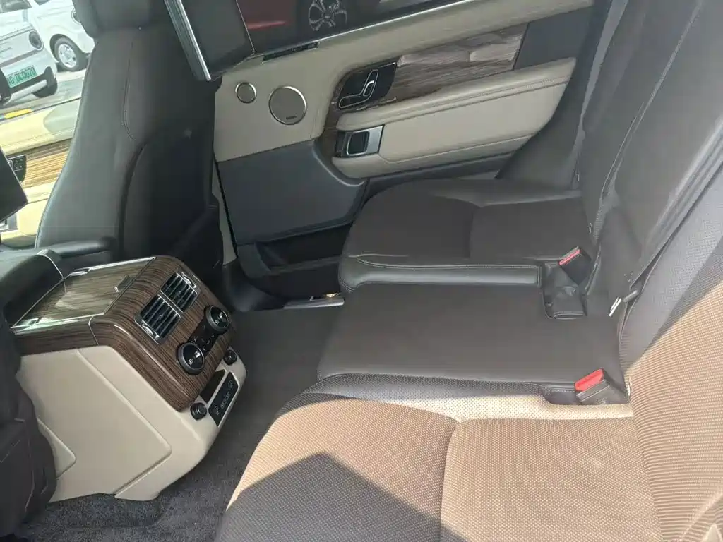 Land Rover Range Rover — миниатюра 5