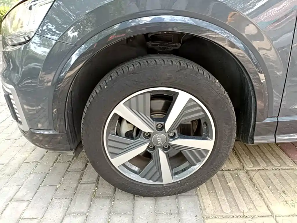 Audi Q2L e-tron — миниатюра 23