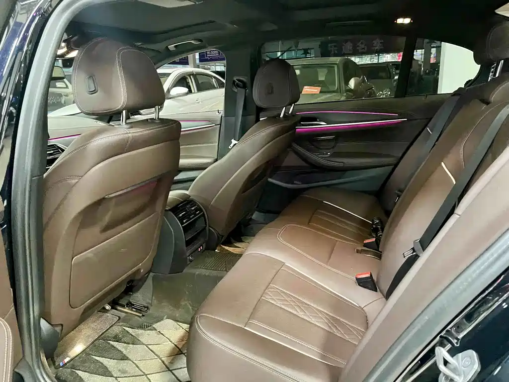 BMW 5 Series — миниатюра 3