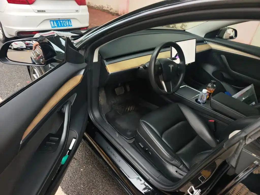 Tesla Model 3 — миниатюра 17