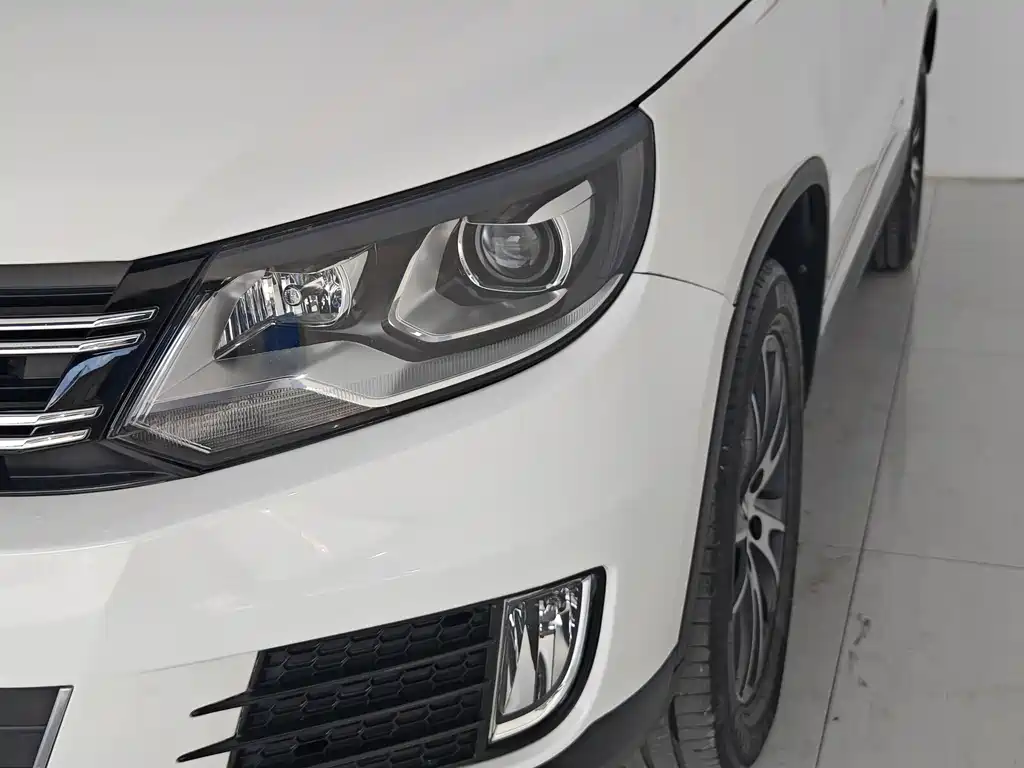 Volkswagen Tiguan — миниатюра 12