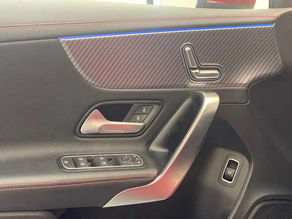 Mercedes-Benz A-Class — миниатюра 6