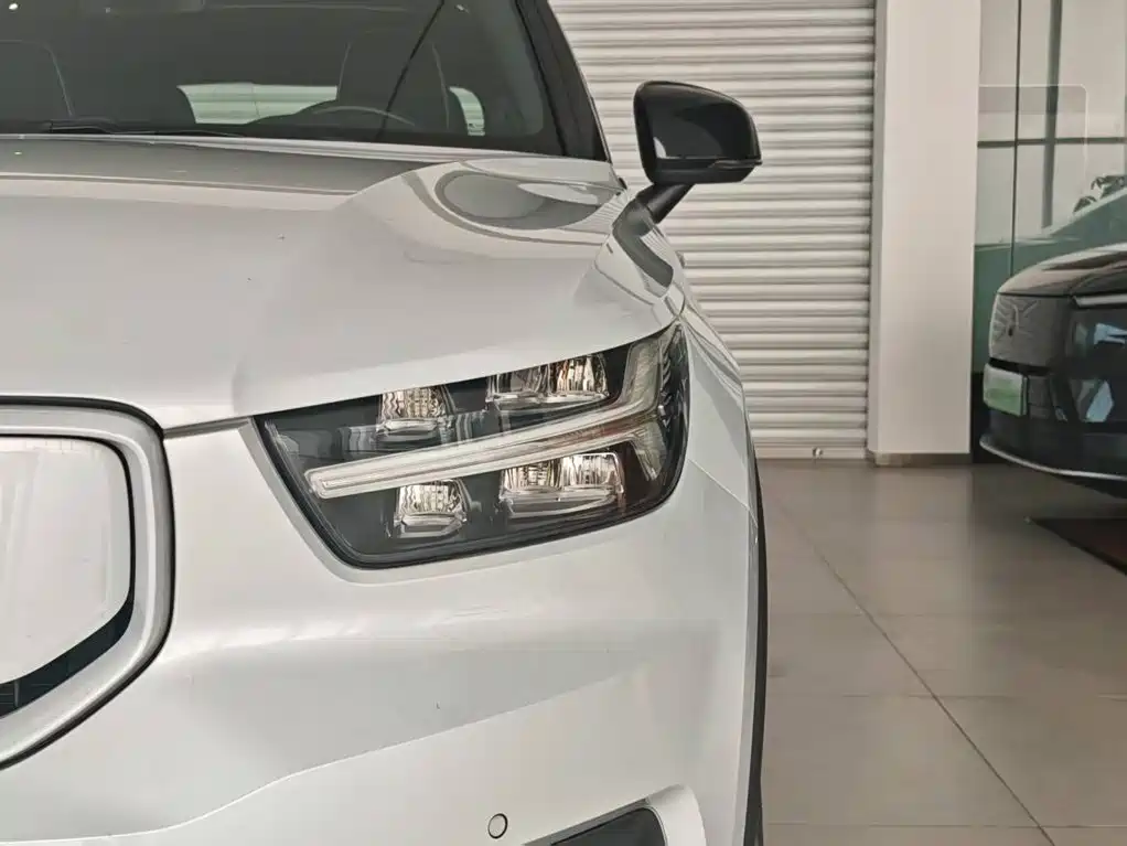 Volvo XC40 NEV — миниатюра 4