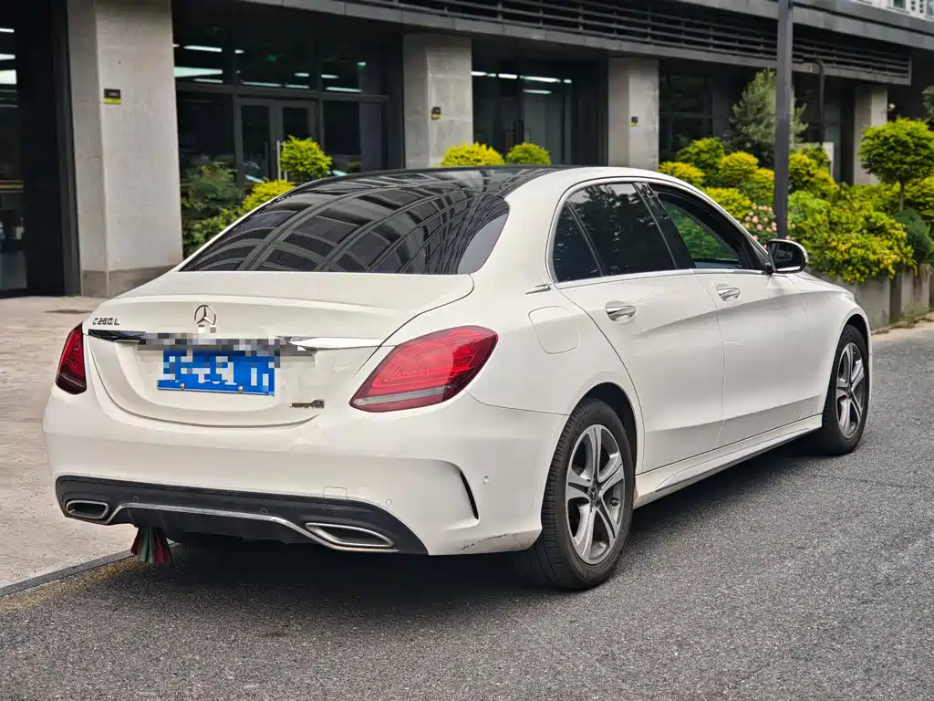 Mercedes-Benz C-Class — миниатюра 2