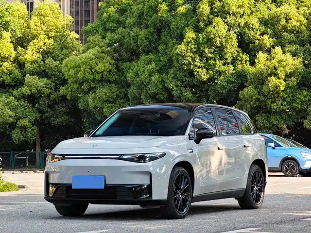 Leapmotor C10