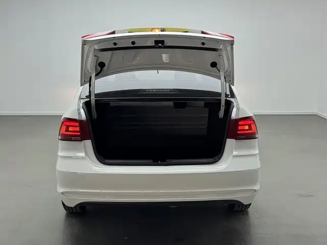 Volkswagen Santana — миниатюра 12
