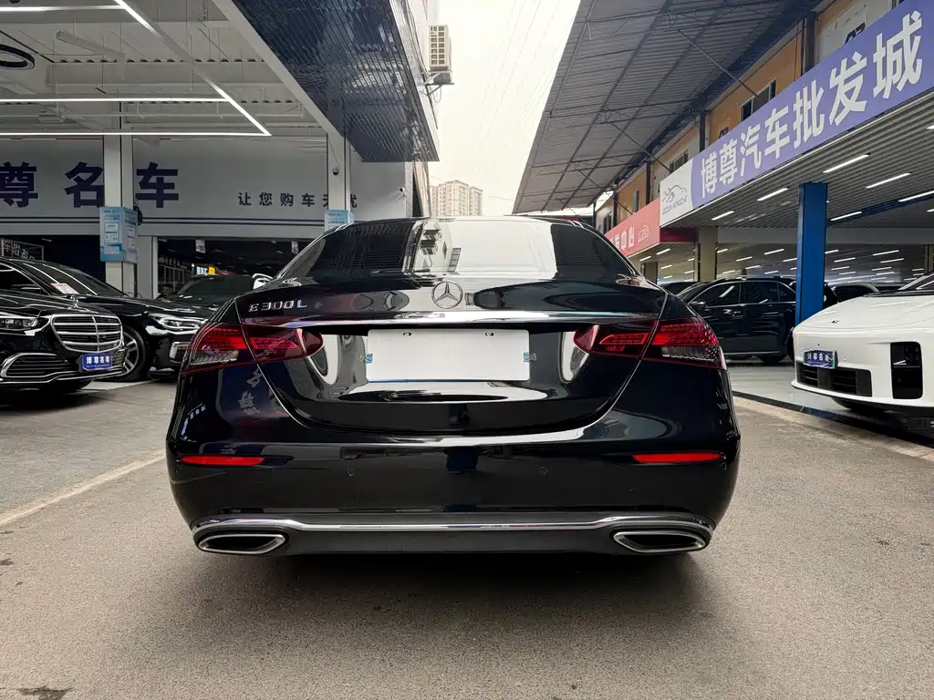 Mercedes-Benz E-Class — миниатюра 23