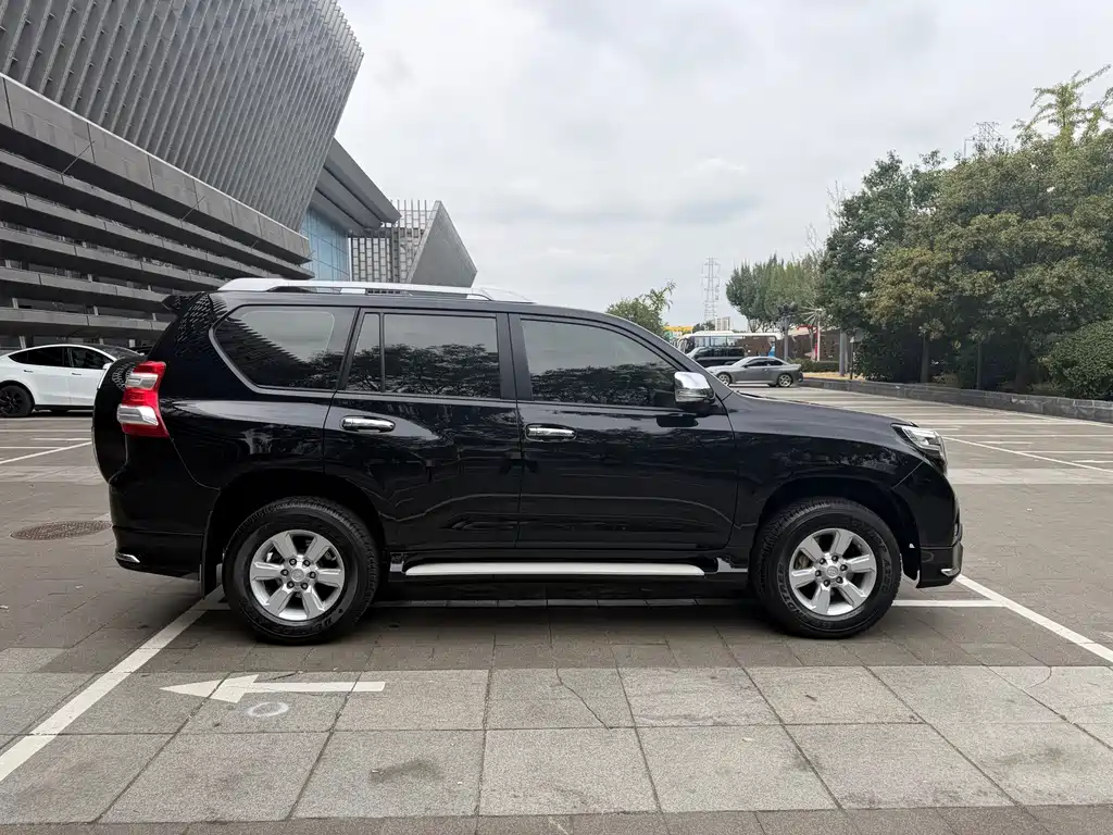 Toyota Prado (Import) — миниатюра 4