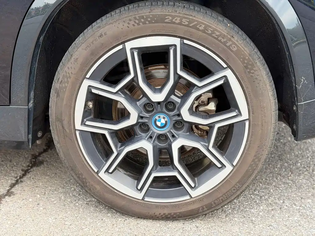 BMW iX1 — миниатюра 7