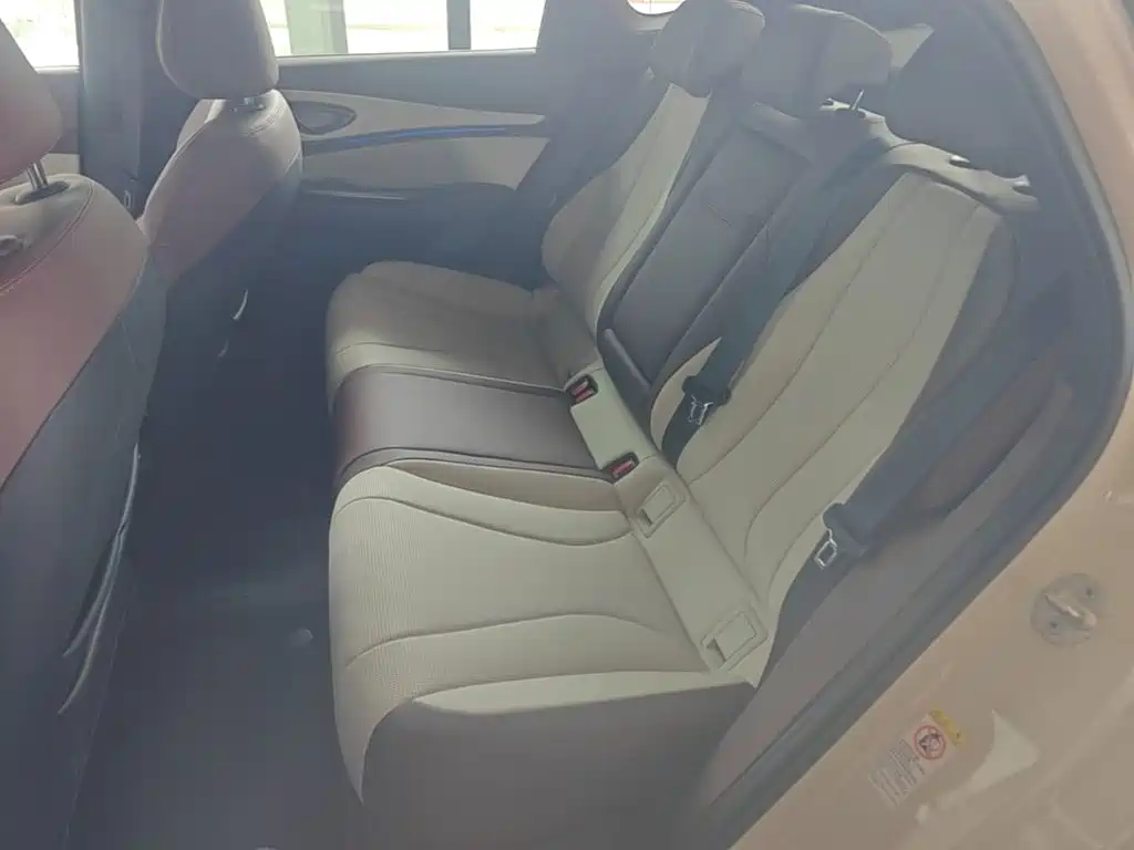 BYD Seal 07 DM-i — миниатюра 13