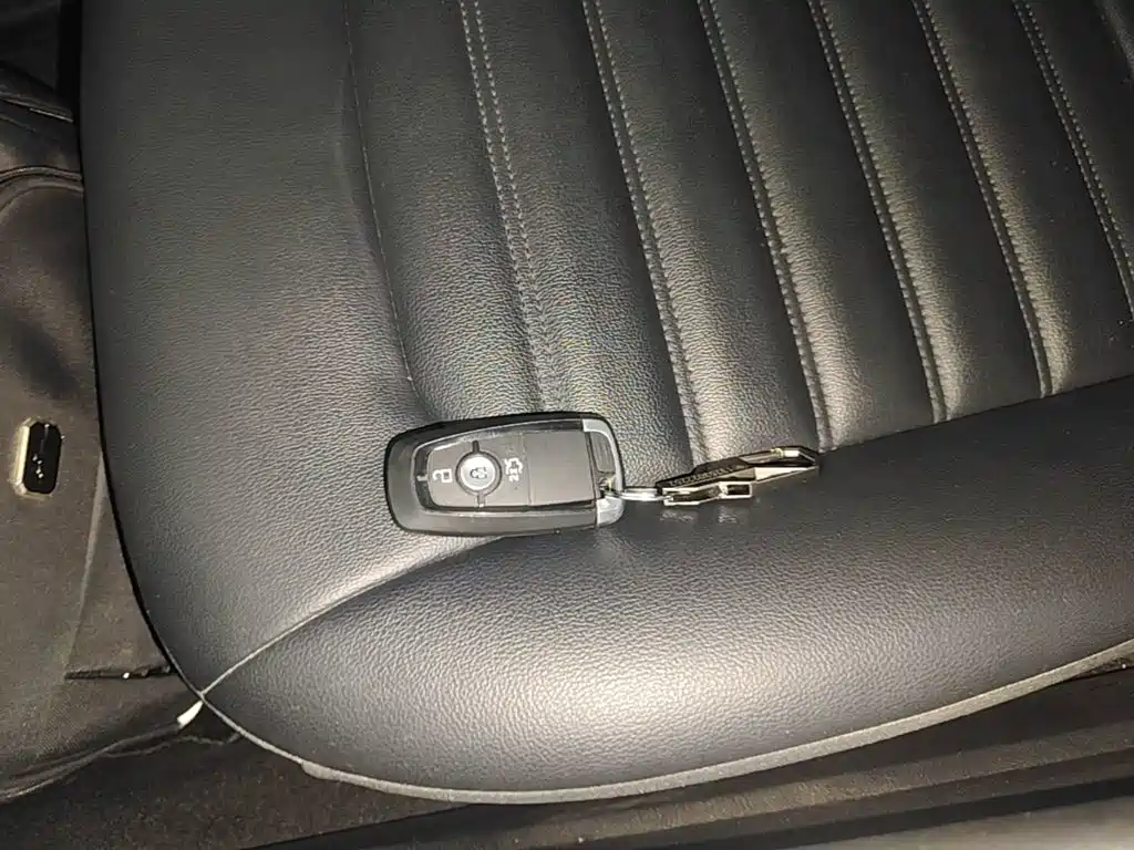 Ford Mondeo — миниатюра 9