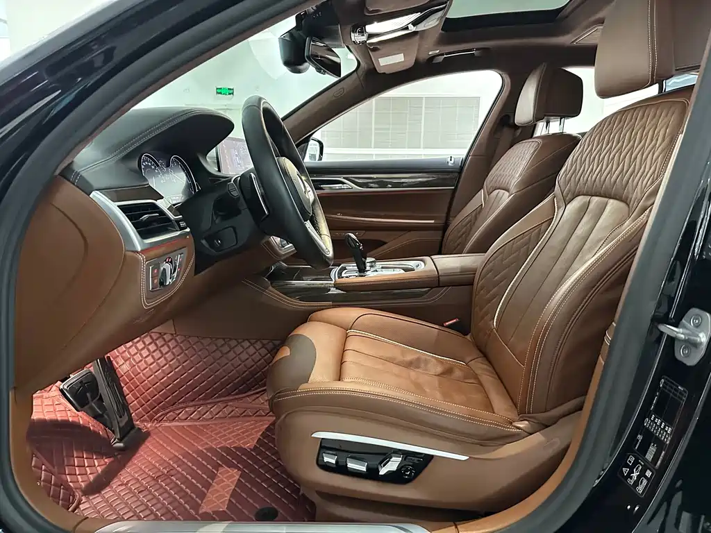 BMW 7 Series — миниатюра 9