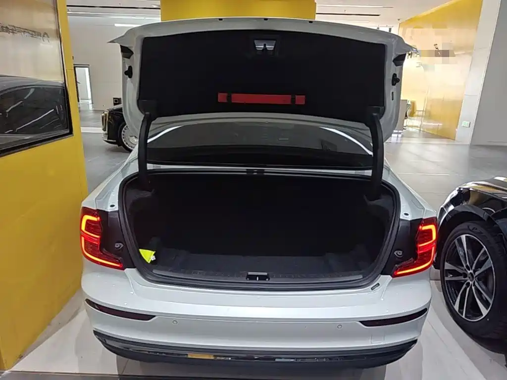 Volvo S60 — миниатюра 19