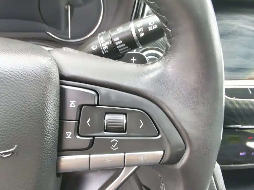 Cadillac XT6 — миниатюра 18