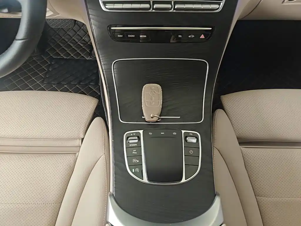 Mercedes-Benz C-Class — миниатюра 14