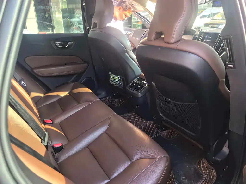 Volvo XC60 — миниатюра 6