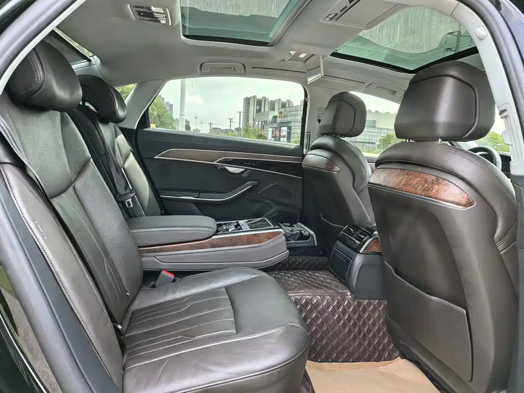 Audi A8 — миниатюра 11
