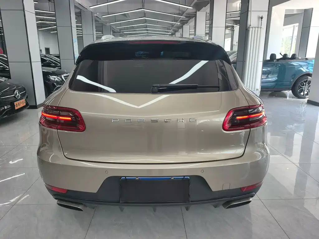 Porsche Macan — миниатюра 10