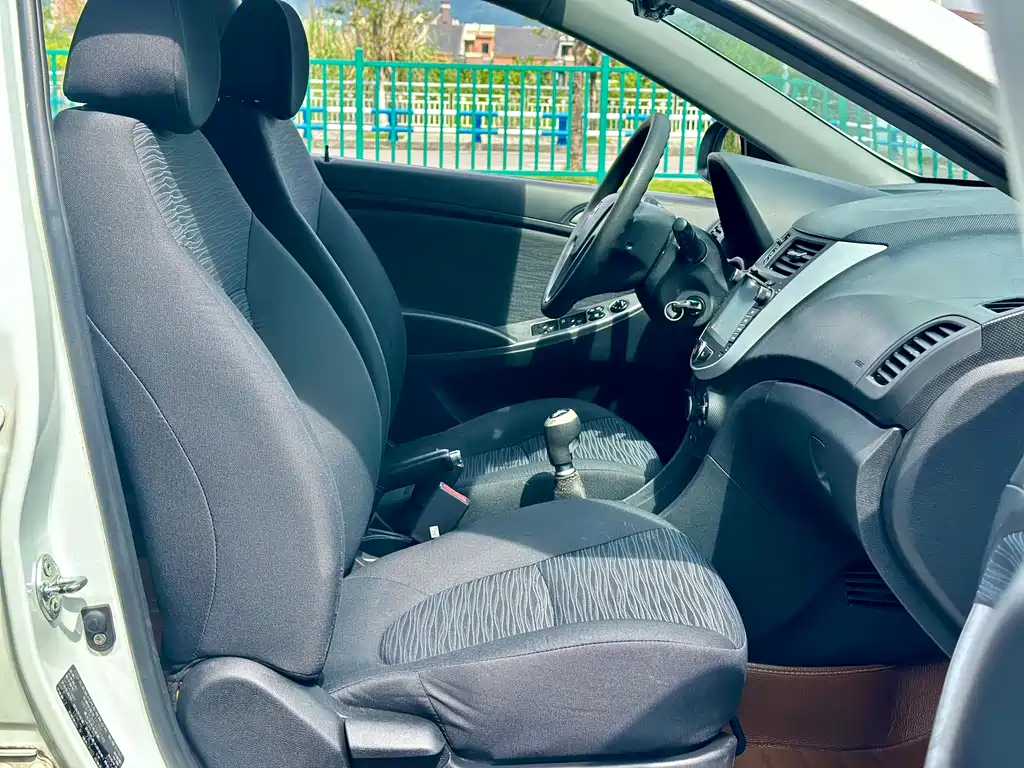 Hyundai Ruiyi 1.4L Manual GLX, фото 23
