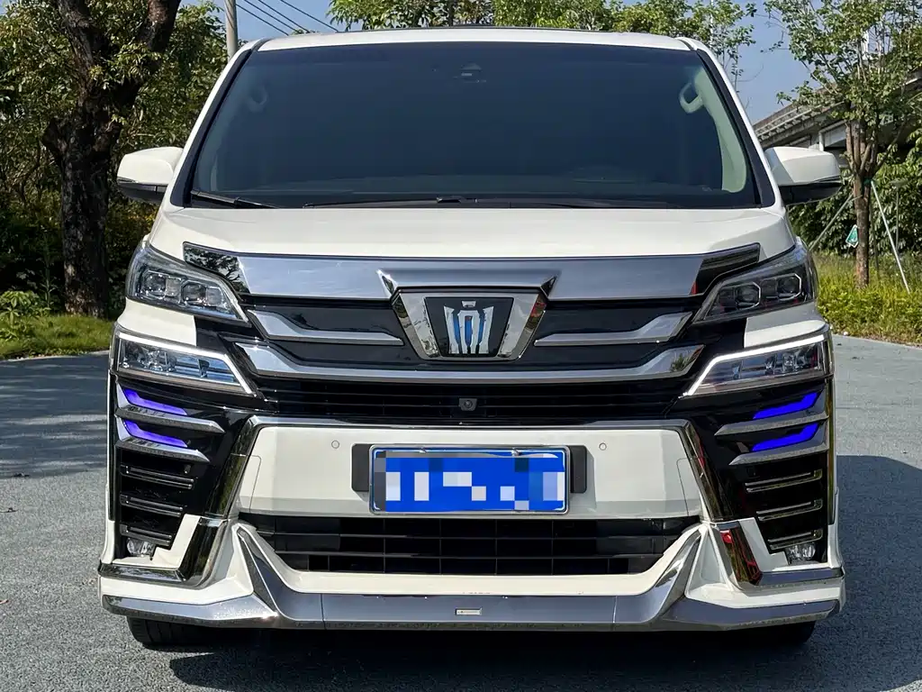Toyota Vellfire — миниатюра 2