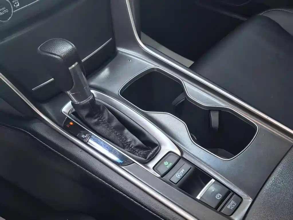 Honda Accord — миниатюра 11