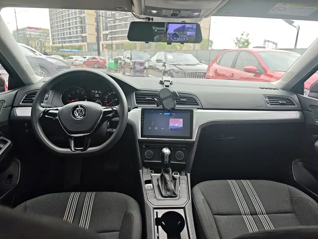 Volkswagen Lamando 2018 230TSI DSG