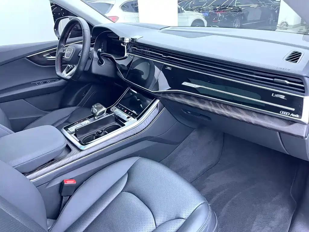 Audi Q8 — миниатюра 10