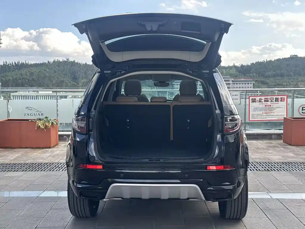 Land Rover Discovery Sport — миниатюра 17