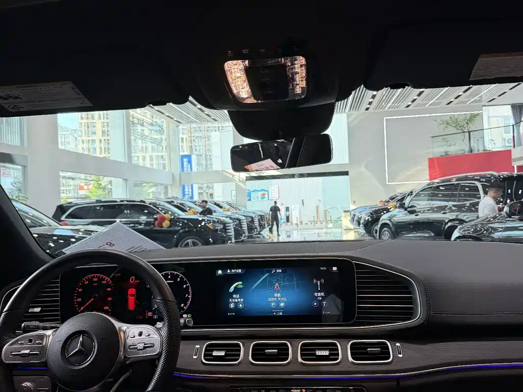 Mercedes-Benz GLS — миниатюра 18