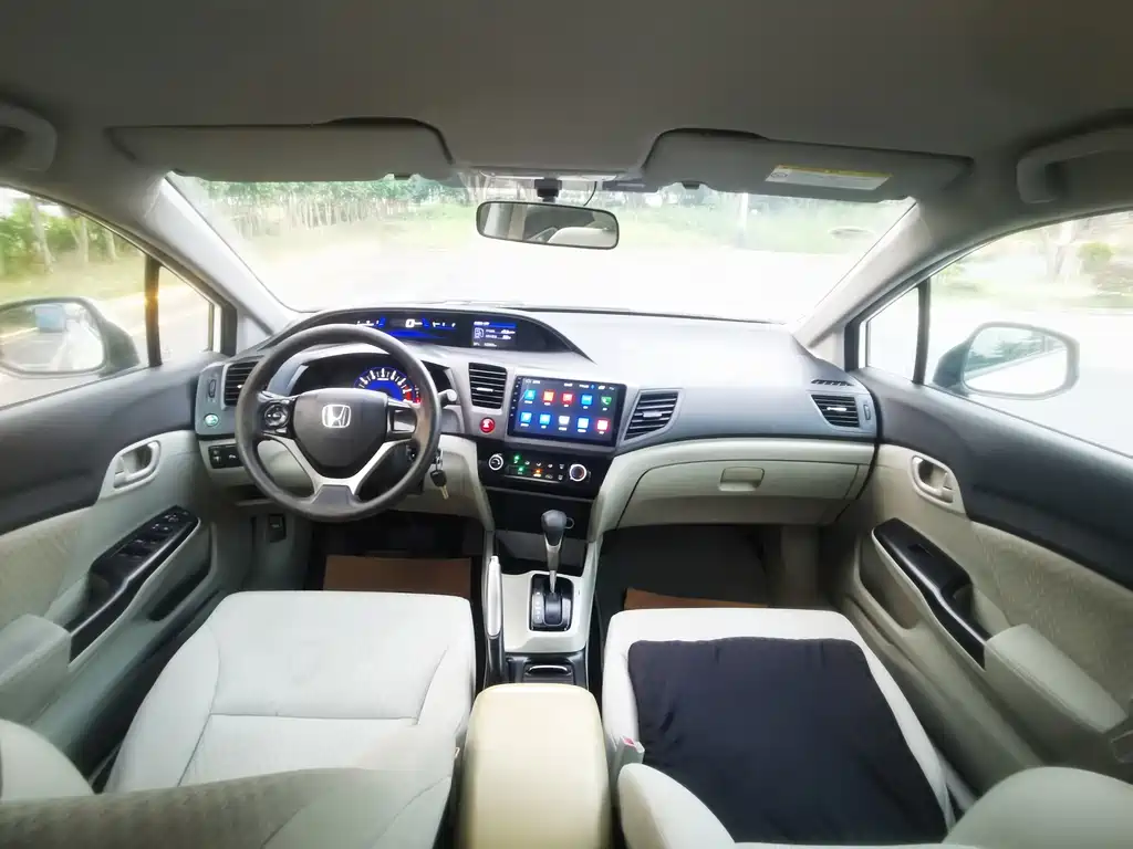 Honda Civic — миниатюра 8