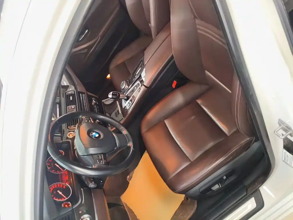 BMW 5 Series — миниатюра 15