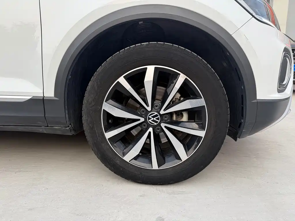 Volkswagen T-Roc — миниатюра 11