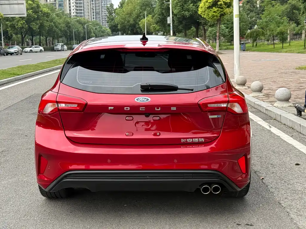 Ford Focus — миниатюра 6