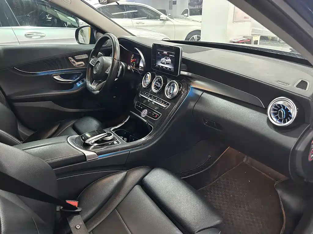 Mercedes-Benz C-Class — миниатюра 6