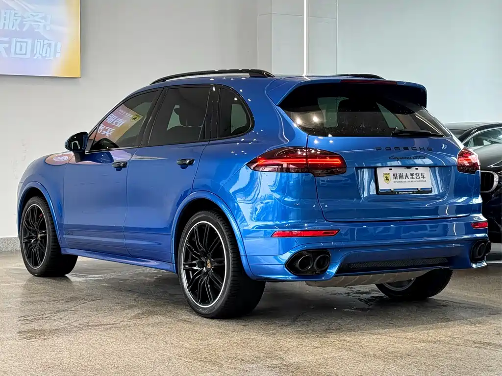 Porsche Cayenne — миниатюра 9
