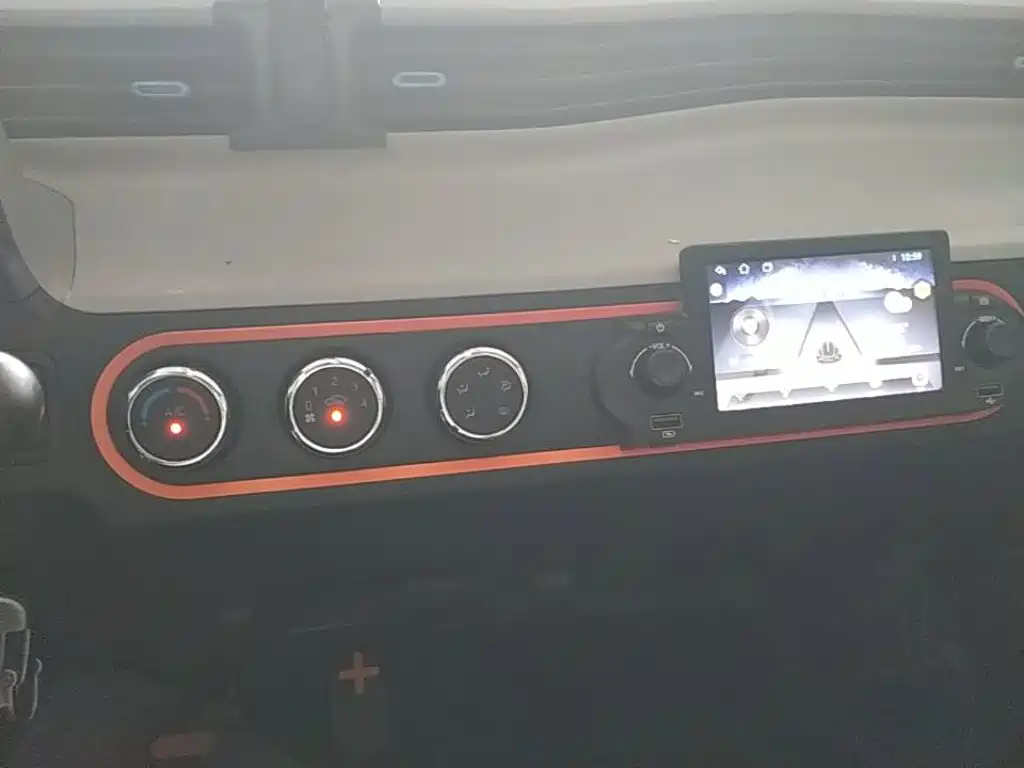 Wuling MINIEV — миниатюра 13