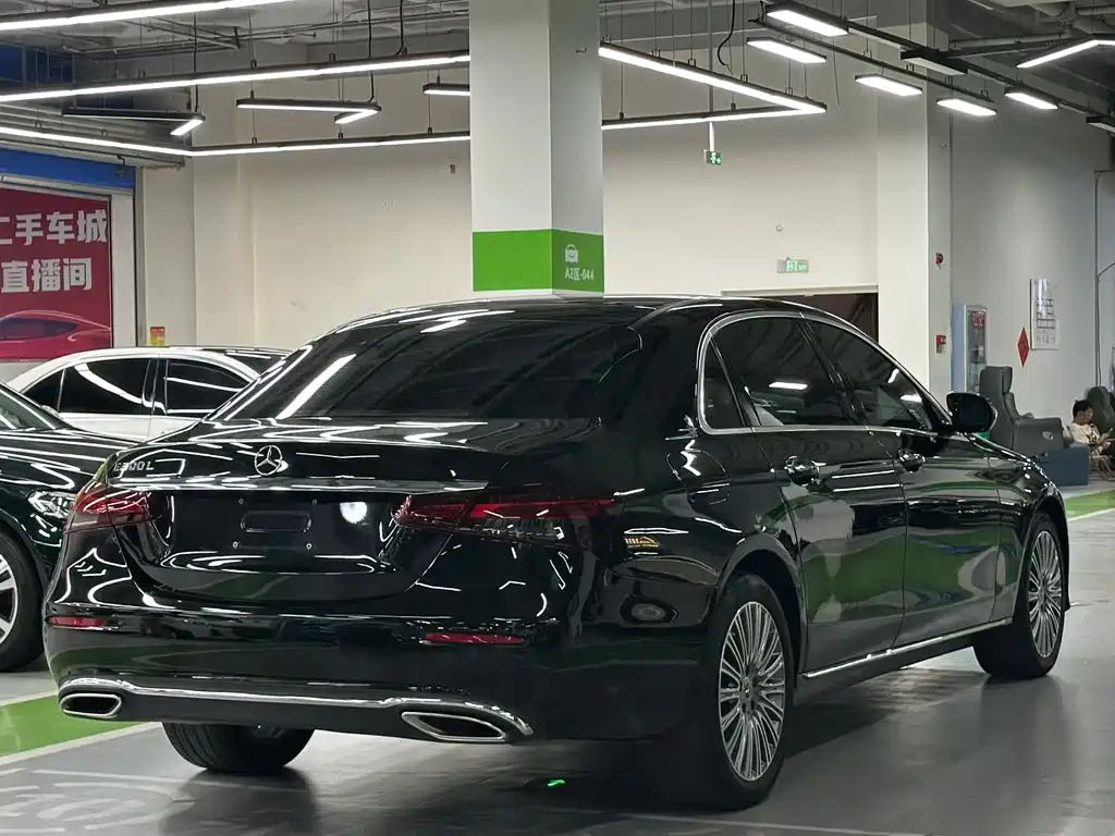 MERCEDES-BENZ E CLASS