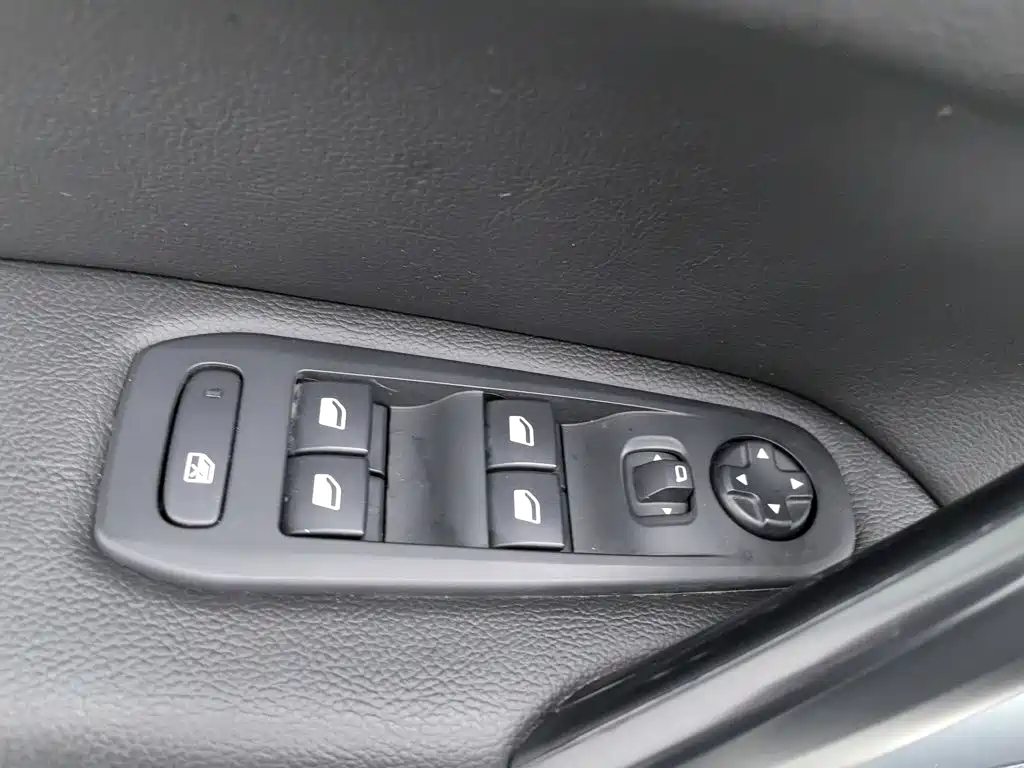 Peugeot 408 — миниатюра 9