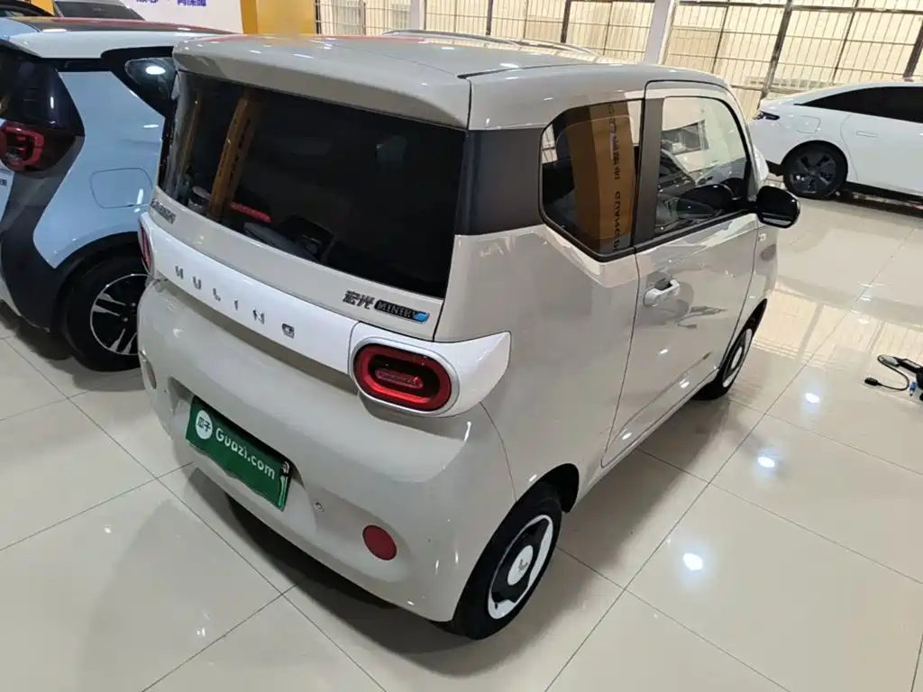 Wuling MINIEV — миниатюра 7