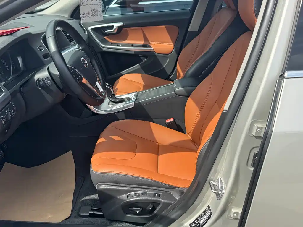 Volvo S60 — миниатюра 2