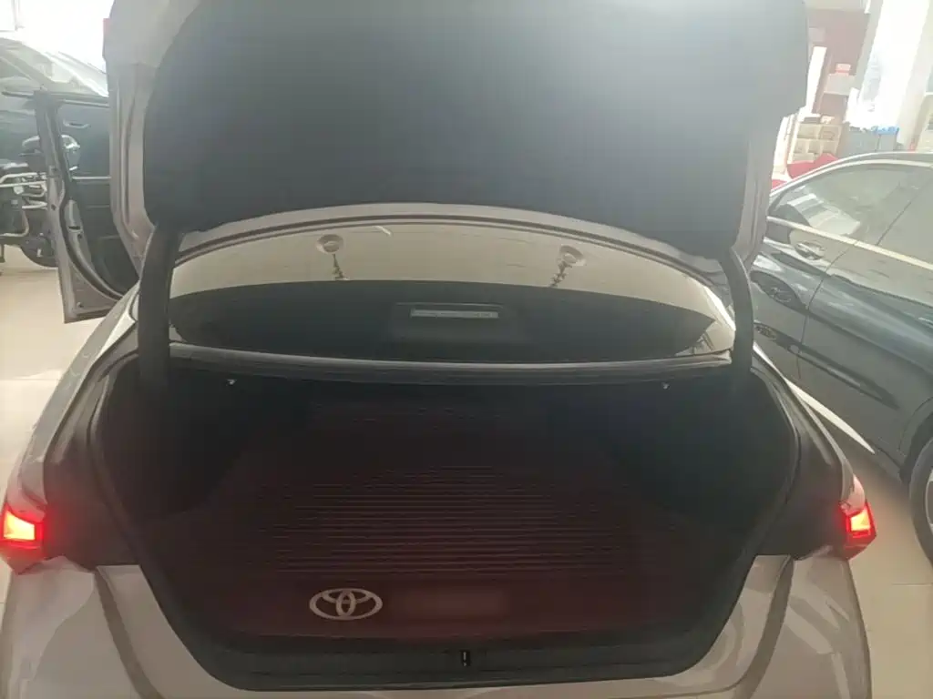 Toyota Avalon — миниатюра 19