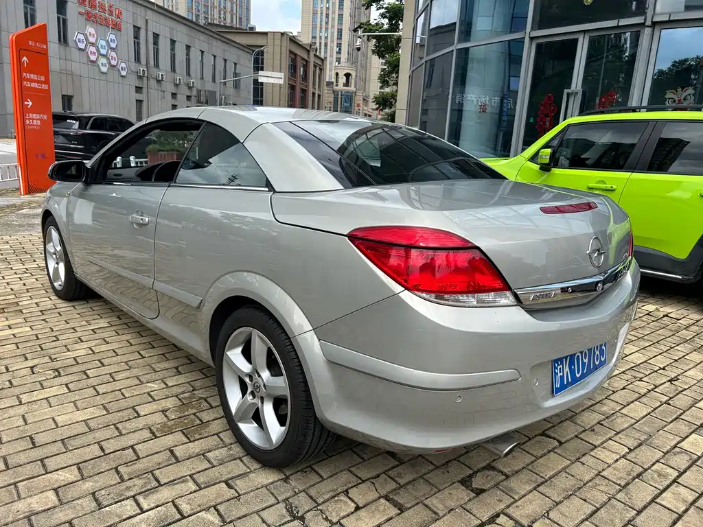 Opel Astra — миниатюра 7