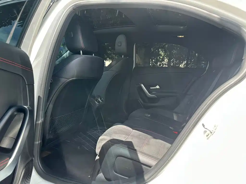Mercedes-Benz A-Class — миниатюра 9