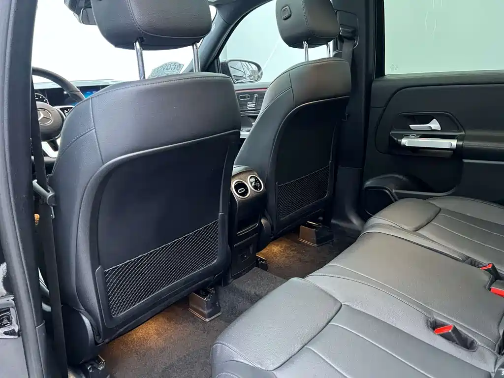 Mercedes-Benz GLB — миниатюра 7