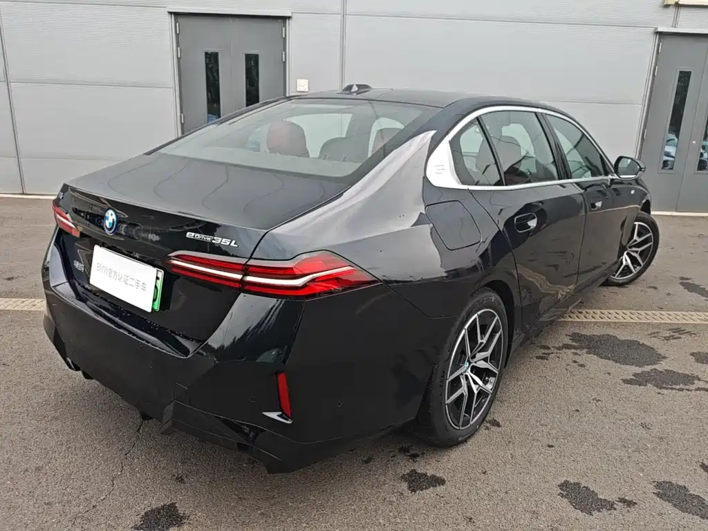 BMW i5 — миниатюра 5