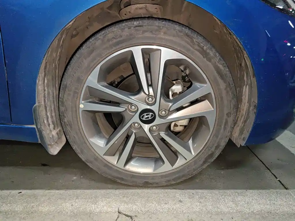 Hyundai Elantra — миниатюра 24