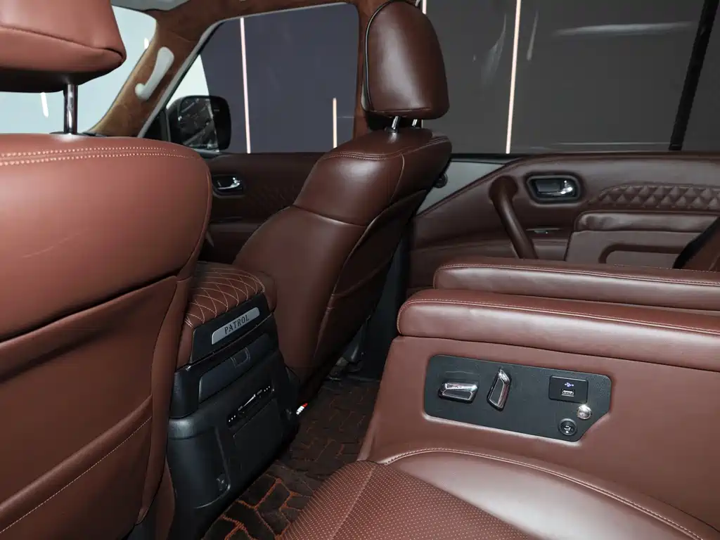 Nissan Patrol — миниатюра 25
