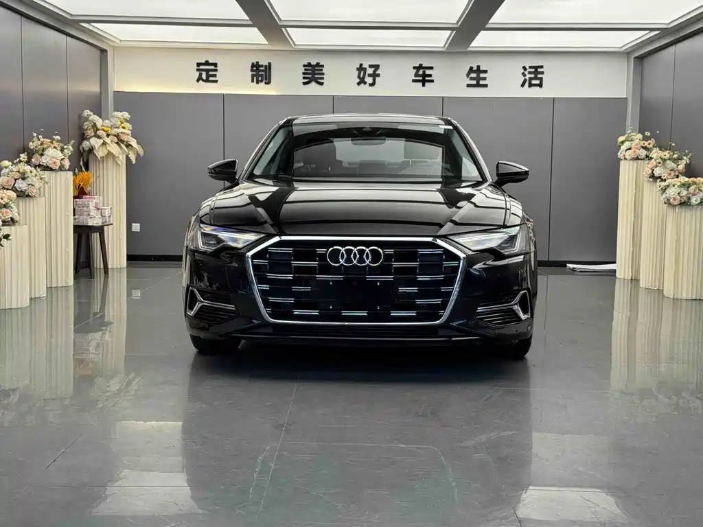 Audi A6L 2023 40 TFSI Luxury