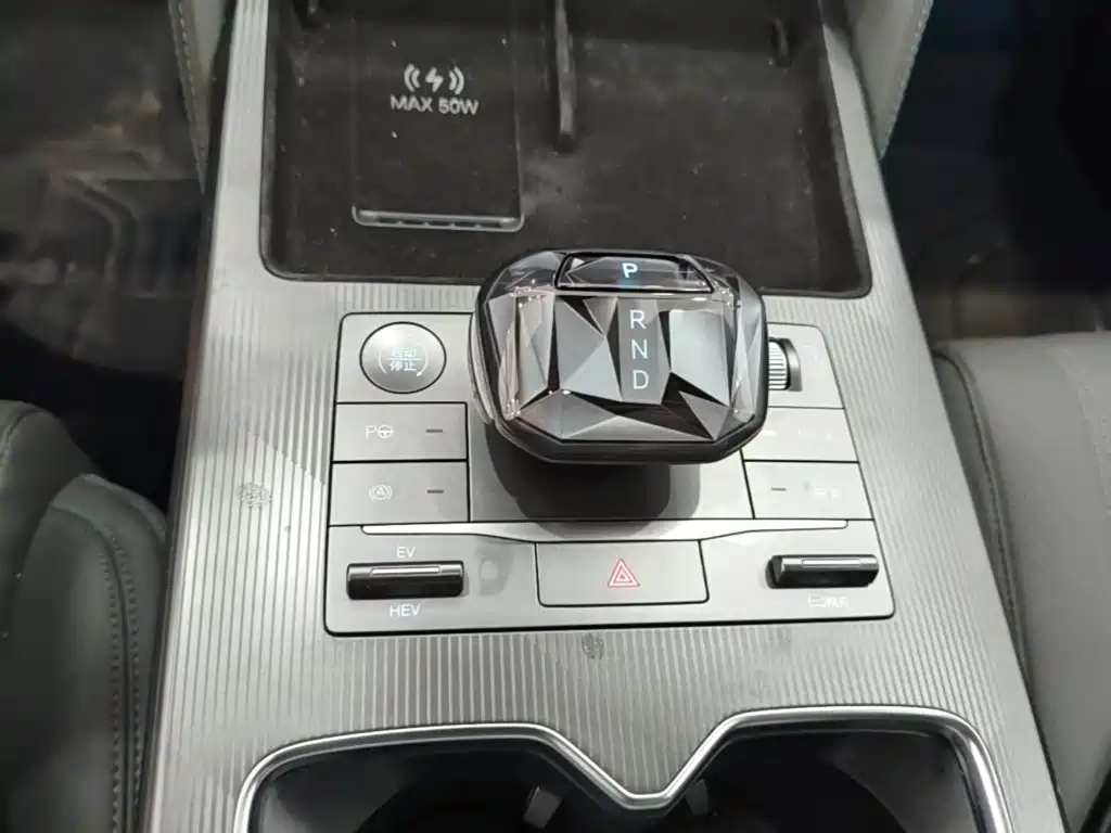 BYD L DM-i — миниатюра 14