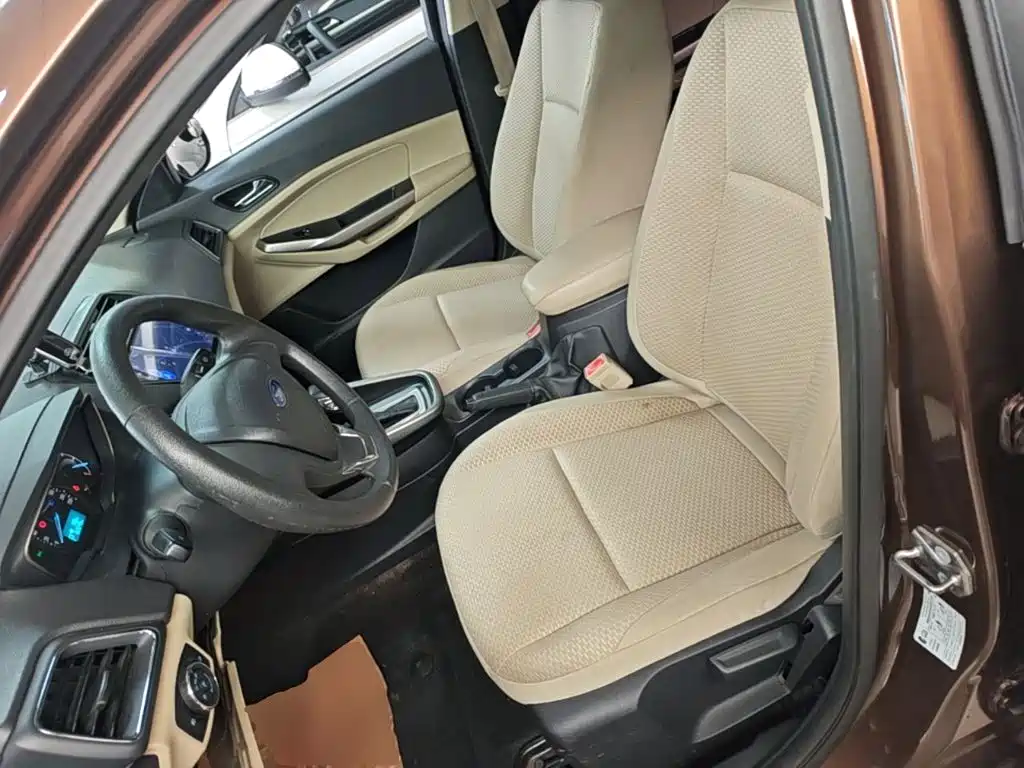 Ford Escort — миниатюра 15